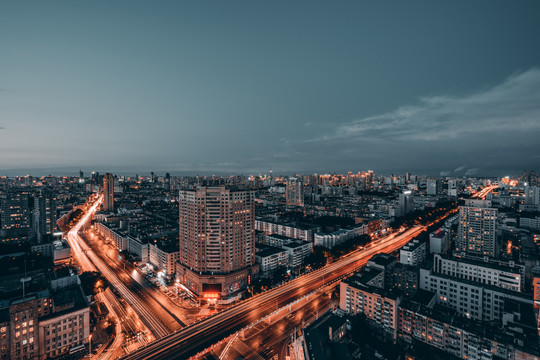 夜幕下的繁华都市