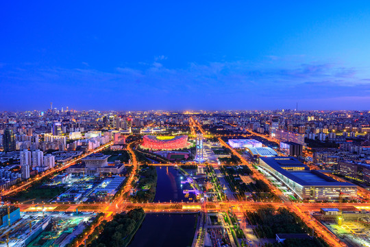 鸟瞰奥林匹克森林公园夜景