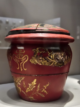 成都博物馆民国时期红木桶