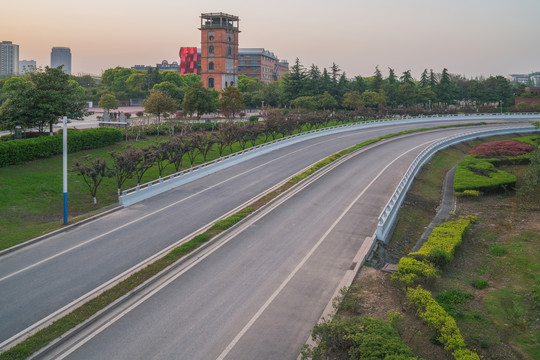 中国无锡江阴公路匝道和城市绿化