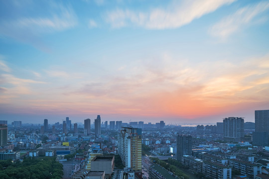 俯瞰中国无锡江阴城市建筑和街道