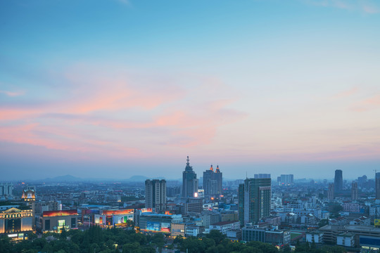 俯瞰中国无锡江阴城市建筑和街道