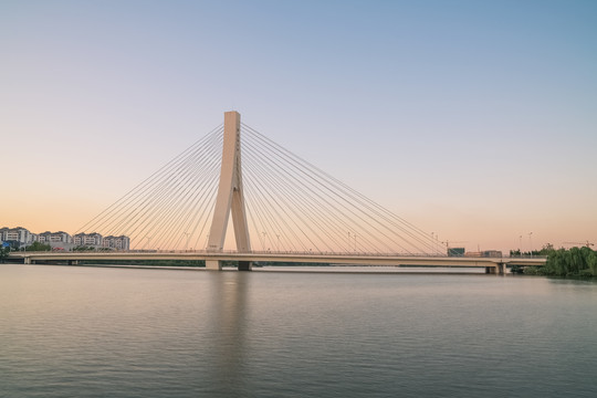 中国苏州张家港沙洲湖大桥风光