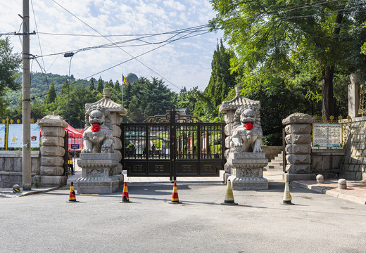 青岛湛山寺大门