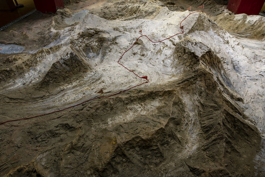 珠峰地形图模型