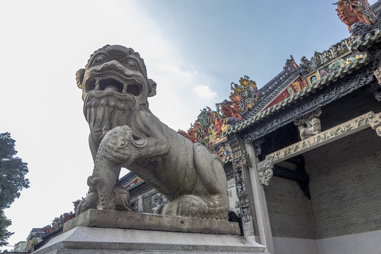 广州旅游景点陈家祠的石狮子