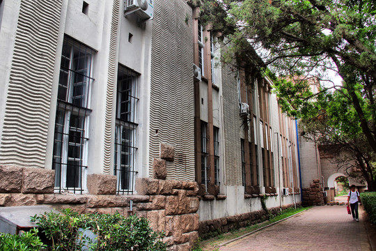 中国海洋大学鱼山校区校内风景