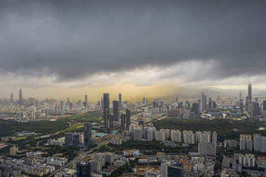 雨中深圳