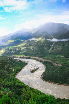 雅鲁藏布江大峡谷