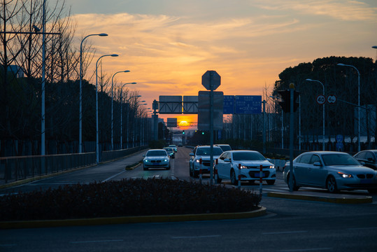 夕阳下的街道