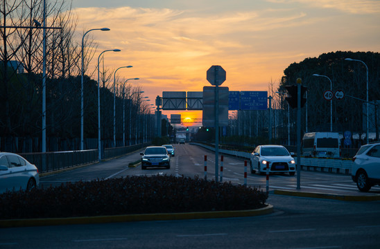 夕阳下的街道