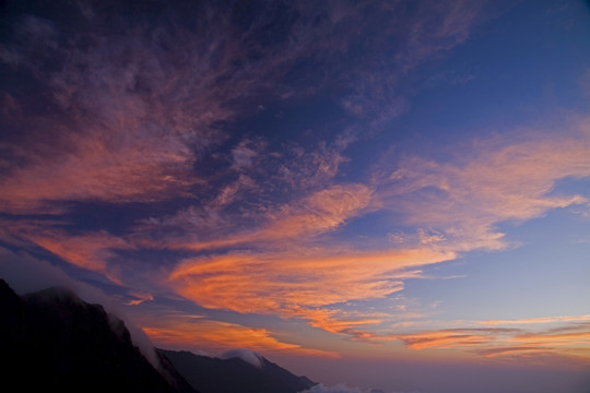 夕阳云海