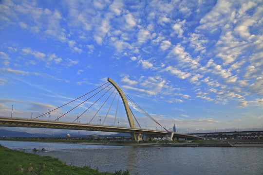 基隆河桥梁摄影