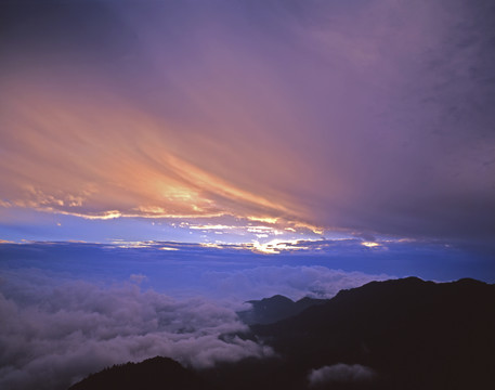 黎明美景