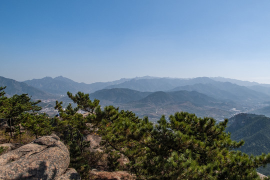 连绵群山