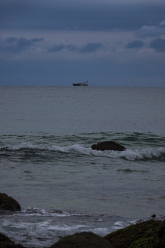 海边浪花潮汐