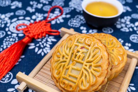 中秋节青花背景中国风月饼