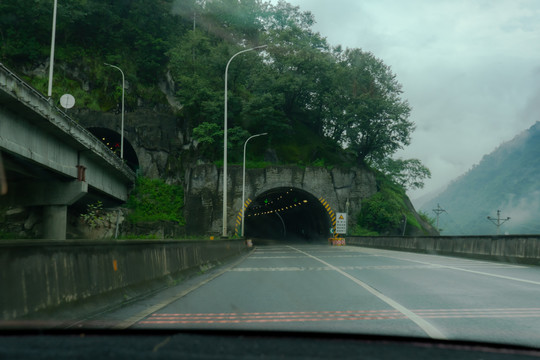 高速路隧道