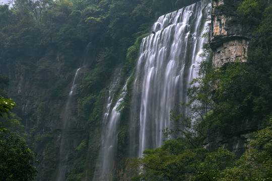 三峡大瀑布