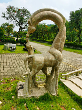长颈鹿雕像