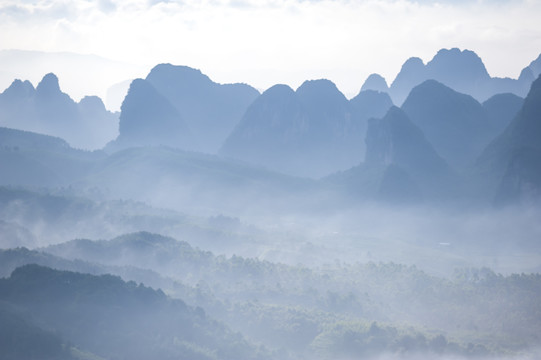 水墨山景