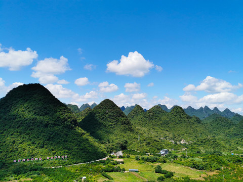 山峰茫茫