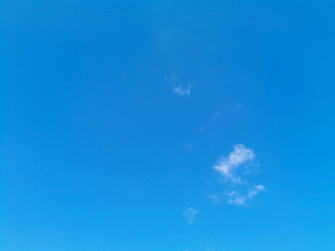 蔚蓝天空