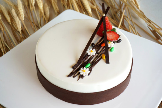 草莓白巧克力蛋糕