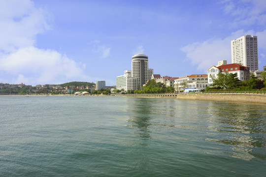 青岛汇泉湾第一海水浴场