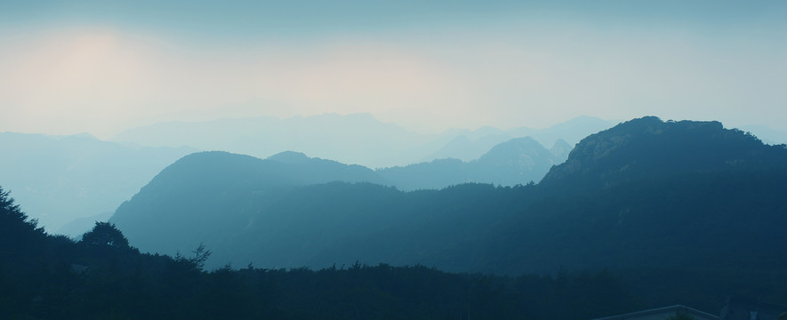 水墨泰山