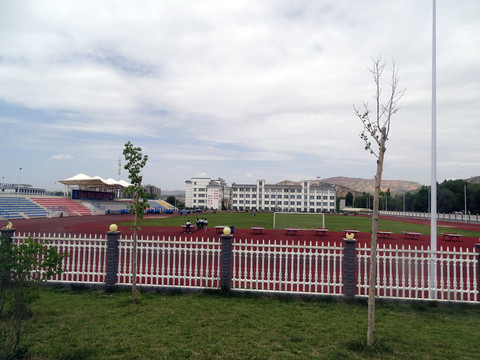 学校护栏围墙