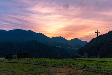 山区晚霞