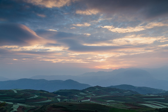 东川红土地