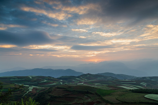 东川红土地