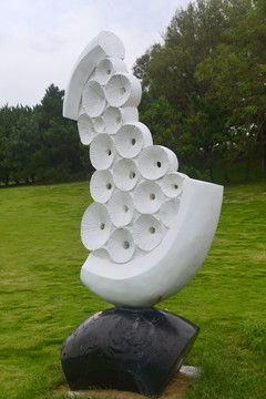 青岛雕塑园现代雕塑花园