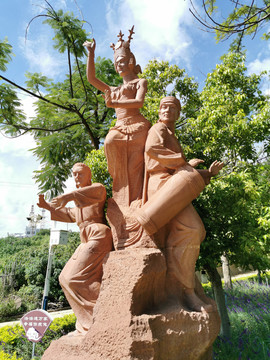 少数民族音乐舞蹈主题雕塑