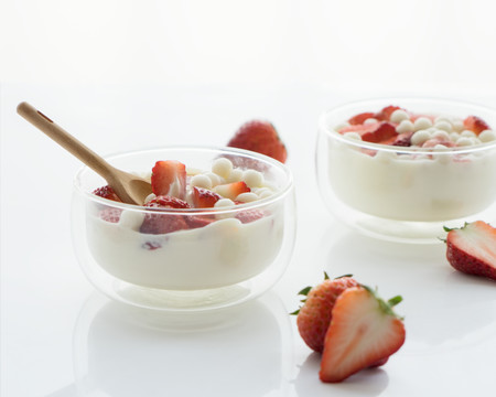 草莓小丸子厚酸奶