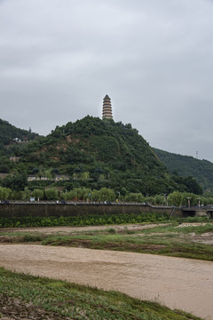 延安滚滚延河水巍巍宝塔山