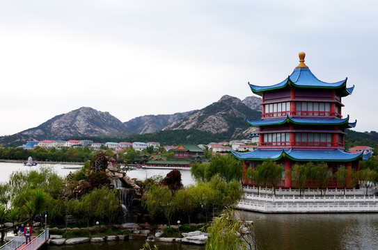 威海成山头隆霞湖景区