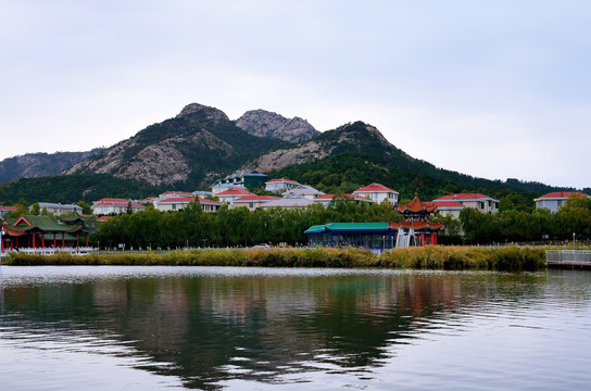 威海成山头隆霞湖景区