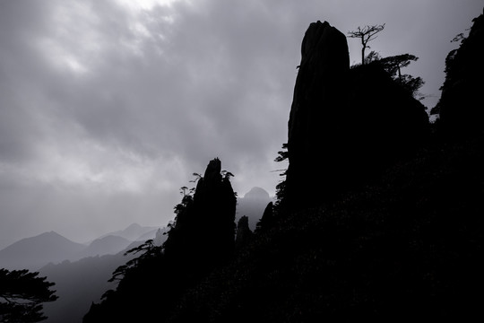 三清山远山剪影