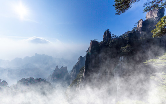 三清山水墨山景