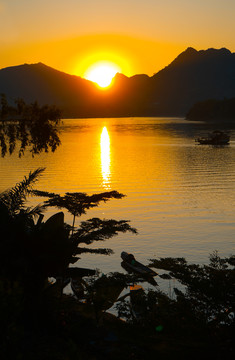 琅勃拉邦湄公河夕阳