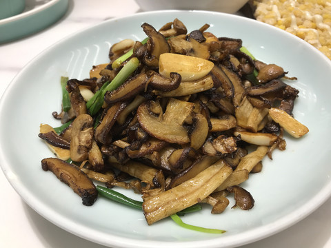 小炒菌菇