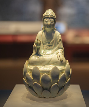北宋青白瓷佛像