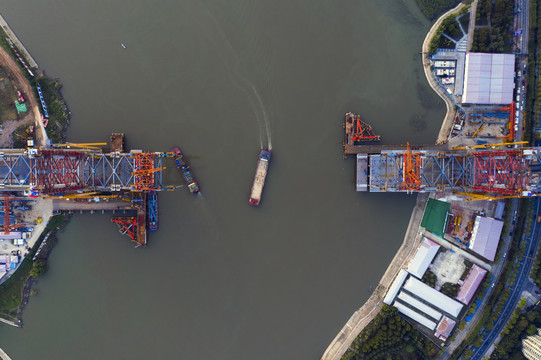 俯瞰在建的汉江第七桥