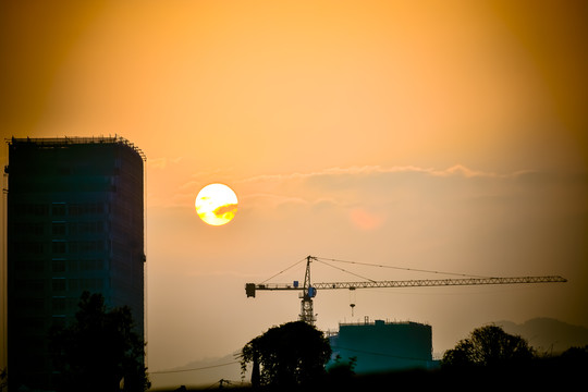 建筑工地夕阳