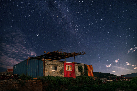 星空下的小屋