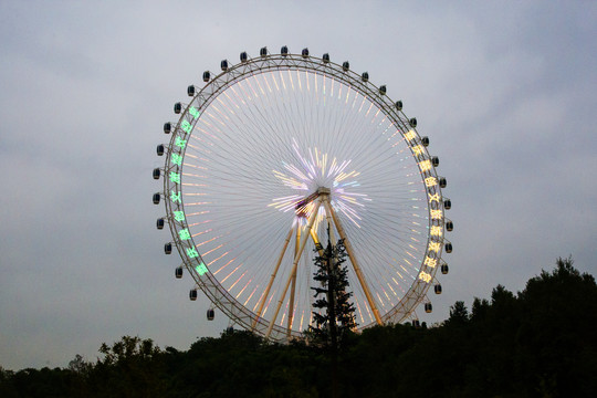 摩天轮夜景渝乐小镇摩天轮