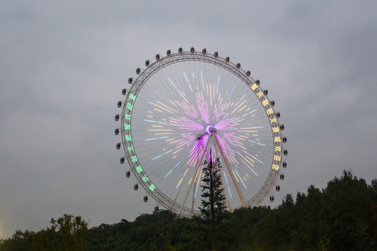 摩天轮灯光效果渝乐小镇夜景